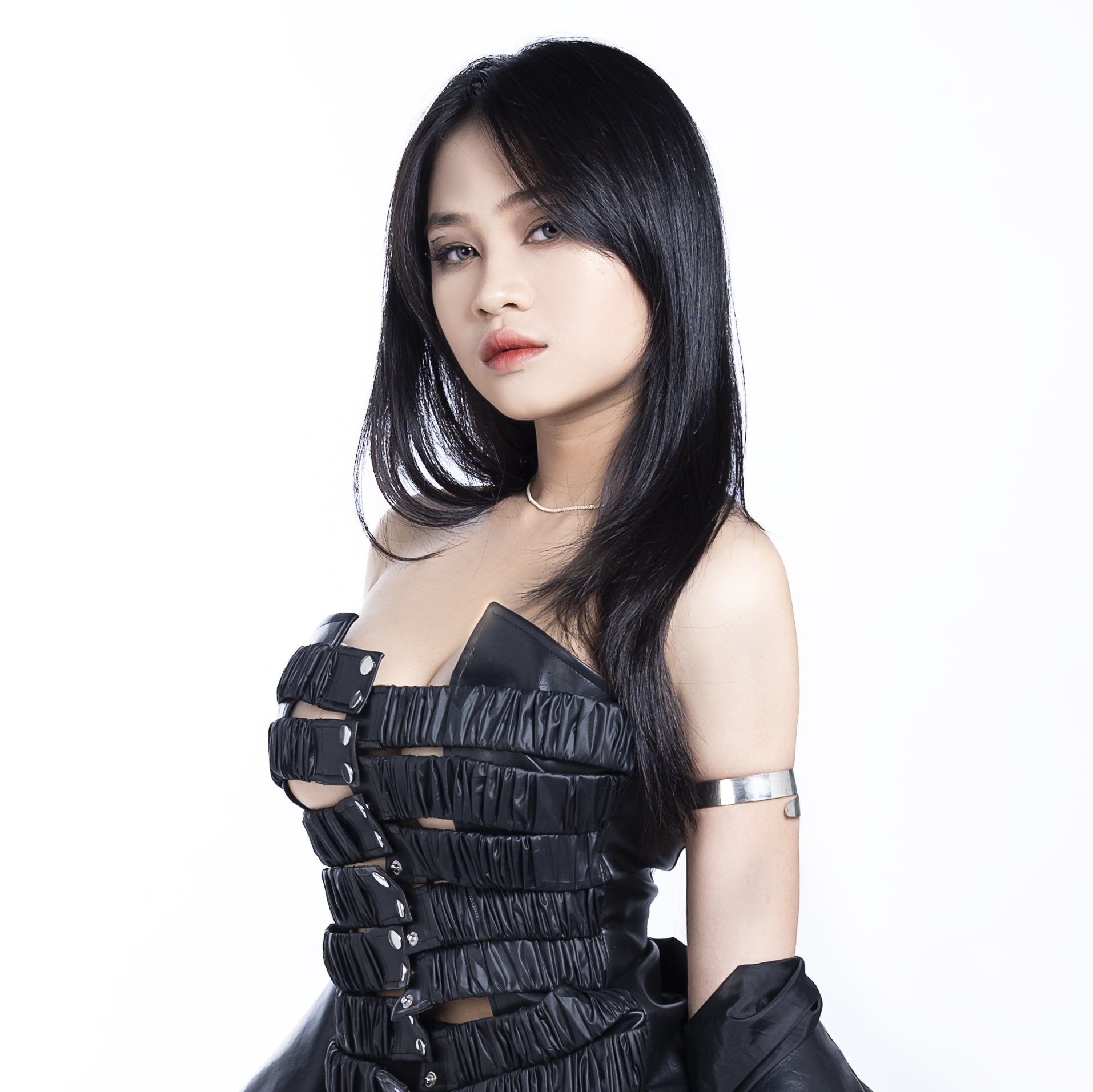 Nghệ sĩ 2