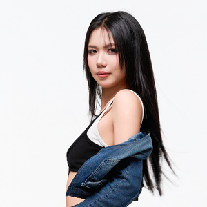 Nghệ sĩ 1