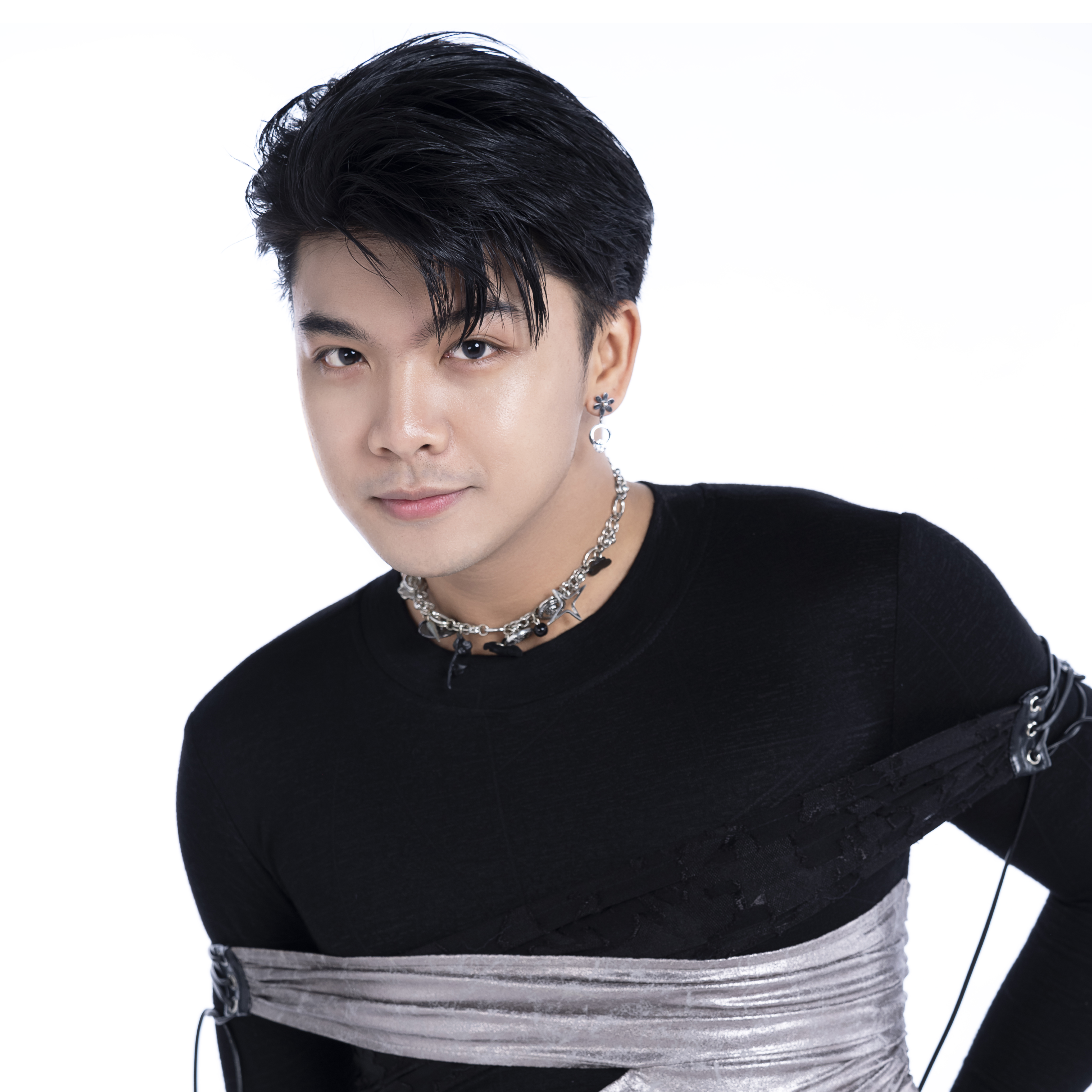 Nghệ sĩ 2